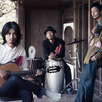 MUSIC|ギター+タップ+パーカッション「Conguero Tres Hoofers」