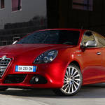 特別な赤をまとうジュリエッタ|Alfa Romeo