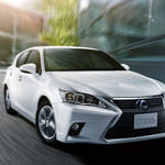 スピンドルグリルにフェイスリフトしたCT、日本でも発売|Lexus
