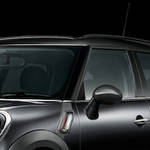 漆黒のJCWがクロスオーバーとペースマンに誕生|MINI