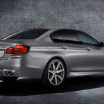 パワーを向上させた30周年記念のM5、日本でも発売|BMW