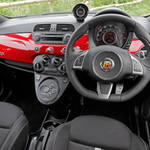 MTとシーケンシャル、2台のアバルト500を試す|Abarth