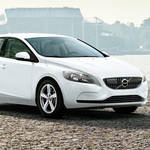 V40に300万円を切るエントリーグレードを追加|Volvo
