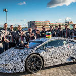 ウラカンがニュル最速の6分52秒01を記録|Lamborghini