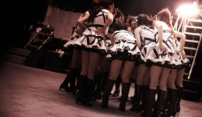AKB48　特典未開封　少女たちは傷つきながら夢を見る　コンプリートBOX4枚組 81298LrXfKL._UF350,350_QL80_.jpg