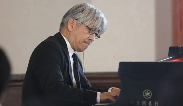 坂本龍一 会場限定CD 東京都美術館 メトロポリタン美術館展 1-3-560x385.jpg