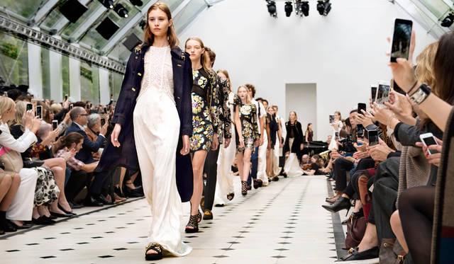 バーバリー プローサム 2016年春夏 ウィメンズコレクション