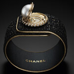 ジャケットの“ボタン”に着想を得た新作「マドモアゼル プリヴェ ブトン」|CHANEL