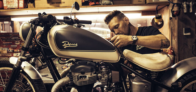 ラギッドでレトロな限定モデル「トップタイム デウス リミテッド