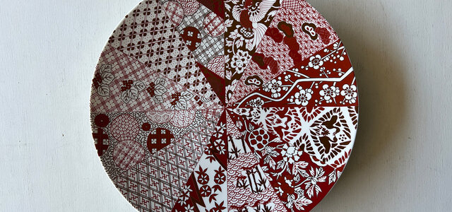 創業1804年の有田焼窯元が「旭日」をモチーフにしたフラット