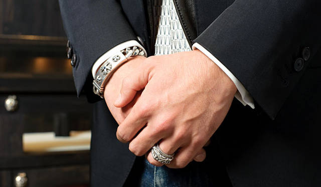 桜井着 クロムハーツ リストバンド 桜井着 クロムハーツ リストバンド CHROME HEARTS 新品☆クロムハーツ