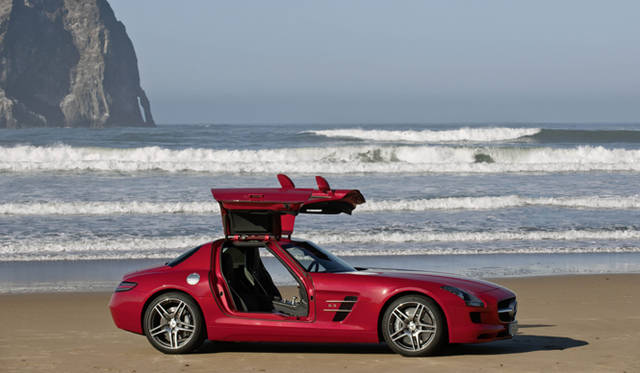 ♥️ sls amg スペシャルムービー　新品未開封 Mercedes-Benz SLS AMG ガルウィングをもつ新型スポーツカー発売