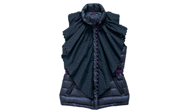 【MONCLER】モンクレール✖️サカイ SACI 阿部千登勢　ダウンジャケット Moncler x sacai | sacai Official Store サカイ オフィシャル