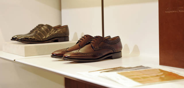 新品同様 サルヴァトーレ フェラガモ 外羽根 プレーントゥ ダービーシューズ