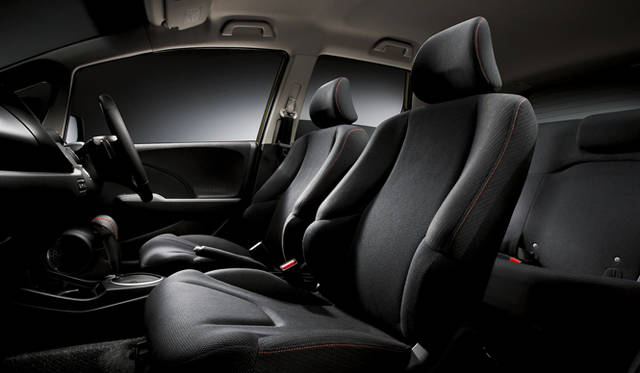 ホンダ フィット 誕生10周年を記念する特別仕様車登場 Honda ギャラリー Web Magazine Openers ウェブマガジン オウプナーズ