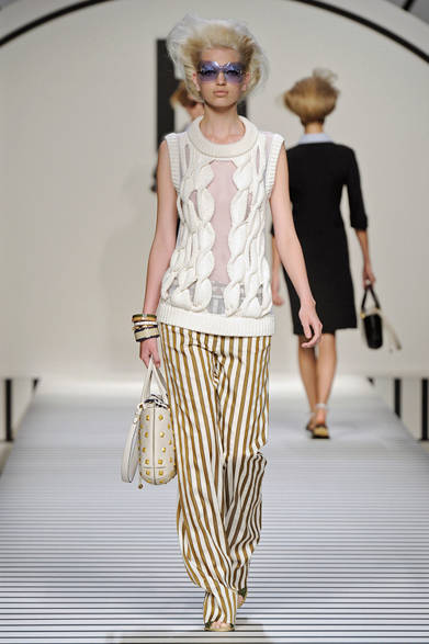 15_08_fendi <strong>FENDI|フェンディ</strong> 2012年春夏コレクション速報