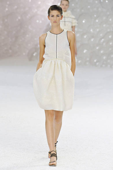 12_00120_chanel <strong>CHANEL|シャネル</strong> 2012年春夏コレクション速報 ©CHANEL