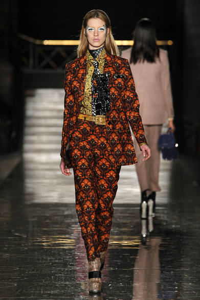 【人気No.1】 ミュウミュウMIU MIUトップス2012-13秋冬コレクションライン トップス