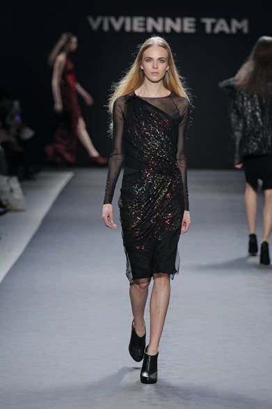 ヴィヴィアンタム vivian tam 2012年 グラデーションフーディー VIVIENNE TAM｜2012-13年秋冬コレクション速報 - Web Magazine