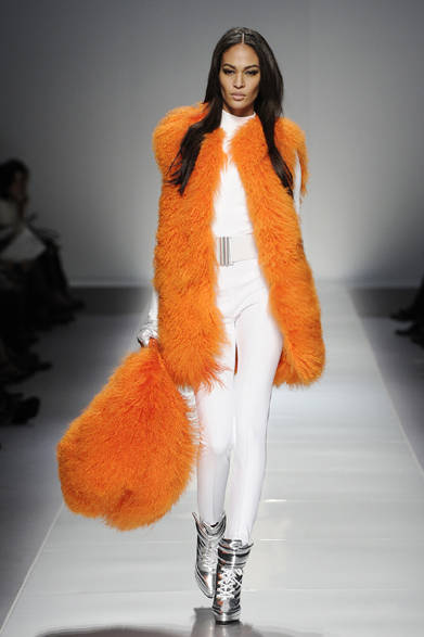 05_BLUMARINE_AI_12-13 <strong>Blumarine|ブルマリン</strong> 2012-13年秋冬コレクション速報