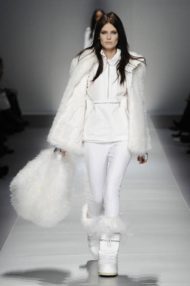 07_BLUMARINE_AI_12-13 <strong>Blumarine|ブルマリン</strong> 2012-13年秋冬コレクション速報