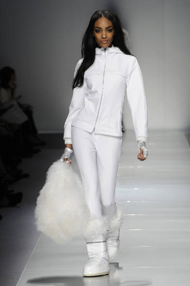 08_BLUMARINE_AI_12-13 <strong>Blumarine|ブルマリン</strong> 2012-13年秋冬コレクション速報