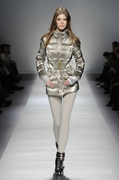 13_BLUMARINE_AI_12-13 <strong>Blumarine|ブルマリン</strong> 2012-13年秋冬コレクション速報