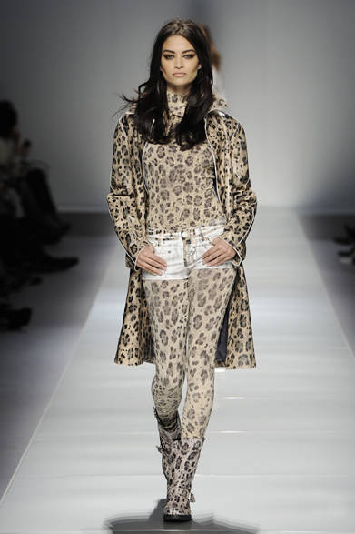 22_BLUMARINE_AI_12-13 <strong>Blumarine|ブルマリン</strong> 2012-13年秋冬コレクション速報