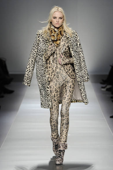 24_BLUMARINE_AI_12-13 <strong>Blumarine|ブルマリン</strong> 2012-13年秋冬コレクション速報