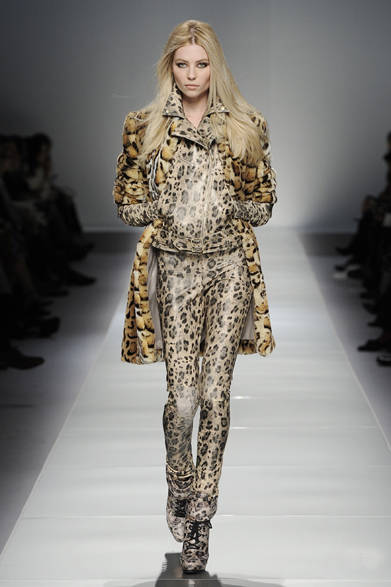 26_BLUMARINE_AI_12-13 <strong>Blumarine|ブルマリン</strong> 2012-13年秋冬コレクション速報