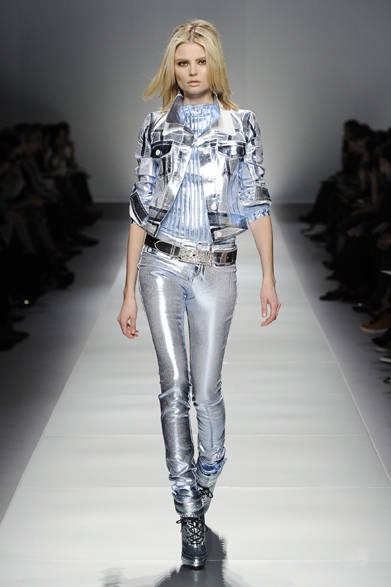 37_BLUMARINE_AI_12-13 <strong>Blumarine|ブルマリン</strong> 2012-13年秋冬コレクション速報