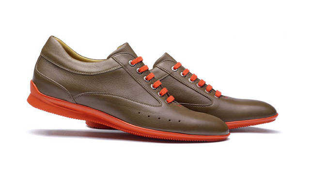 JOHN LOBB｜ジョンロブ×アストンマーティンの新ドライバーズ