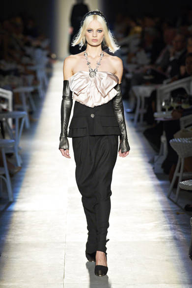 35_chanel <strong>CHANEL|シャネル</strong> 2012年秋冬オートクチュールコレクション © CHANEL