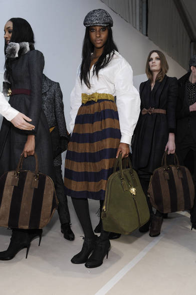 Burberryオーチャード・ヌバック・インディゴグリーン バーバリーバッグ Burberryオーチャード・ヌバック・インディゴグリーン バーバリーバッグ