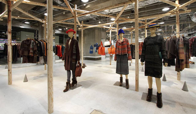 Issey Miyake Elttob Tep Issey Miyake 銀座店と船場店に注目 ギャラリー Web Magazine Openers ウェブマガジン オウプナーズ