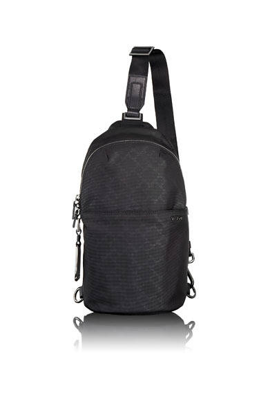TUMI｜アイコニックな“T”のロゴパターンが配された「TICON