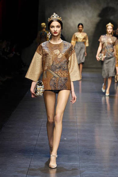 dolce_and_gabbana_14 <strong>DOLCE & GABBANA|ドルチェ&ガッバーナ</strong> <a href="/article/16845" class="link12lh15blue">2013年秋冬コレクション</a>