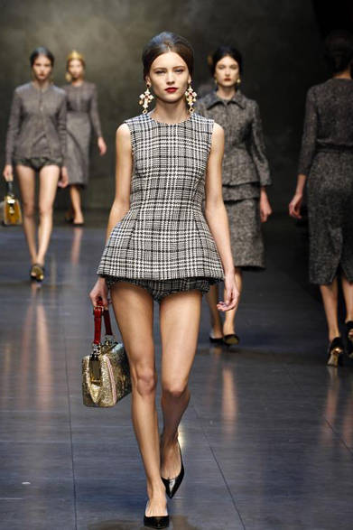 dolce_and_gabbana_22 <strong>DOLCE & GABBANA|ドルチェ&ガッバーナ</strong> <a href="/article/16845" class="link12lh15blue">2013年秋冬コレクション</a>