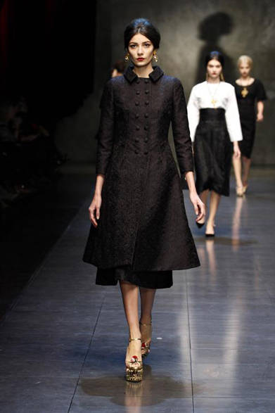 dolce_and_gabbana_35 <strong>DOLCE & GABBANA|ドルチェ&ガッバーナ</strong> <a href="/article/16845" class="link12lh15blue">2013年秋冬コレクション</a>
