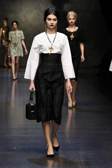 dolce_and_gabbana_36 <strong>DOLCE & GABBANA|ドルチェ&ガッバーナ</strong> <a href="/article/16845" class="link12lh15blue">2013年秋冬コレクション</a>