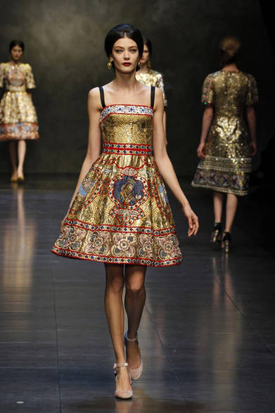dolce_and_gabbana_39 <strong>DOLCE & GABBANA|ドルチェ&ガッバーナ</strong> <a href="/article/16845" class="link12lh15blue">2013年秋冬コレクション</a>