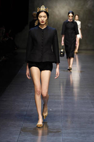 dolce_and_gabbana_48 <strong>DOLCE & GABBANA|ドルチェ&ガッバーナ</strong> <a href="/article/16845" class="link12lh15blue">2013年秋冬コレクション</a>