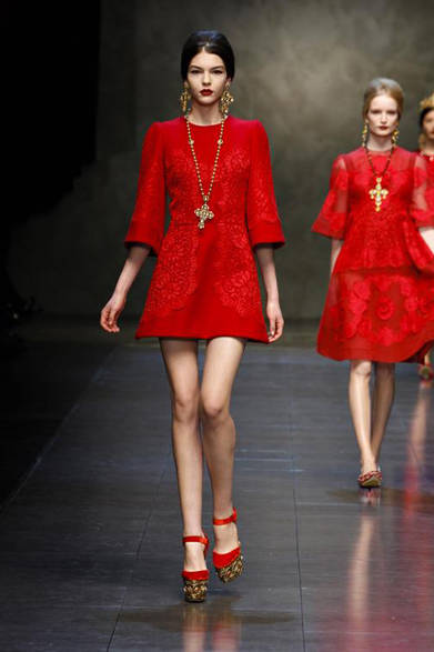 dolce_and_gabbana_55 <strong>DOLCE & GABBANA|ドルチェ&ガッバーナ</strong> <a href="/article/16845" class="link12lh15blue">2013年秋冬コレクション</a>