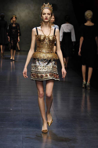 dolce_and_gabbana_71 <strong>DOLCE & GABBANA|ドルチェ&ガッバーナ</strong> <a href="/article/16845" class="link12lh15blue">2013年秋冬コレクション</a>