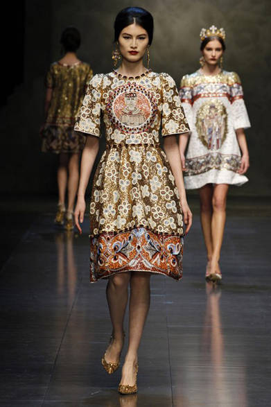 dolce_and_gabbana_73 <strong>DOLCE & GABBANA|ドルチェ&ガッバーナ</strong> <a href="/article/16845" class="link12lh15blue">2013年秋冬コレクション</a>