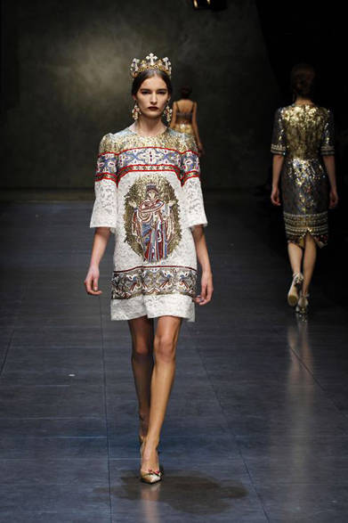 dolce_and_gabbana_74 <strong>DOLCE & GABBANA|ドルチェ&ガッバーナ</strong> <a href="/article/16845" class="link12lh15blue">2013年秋冬コレクション</a>