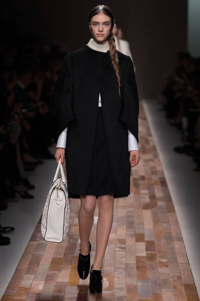 valentino_09 <strong>VALENTINO|ヴァレンティノ</strong> <a href="/article/16845
" class="link12lh15blue">2013年秋冬コレクション</a>