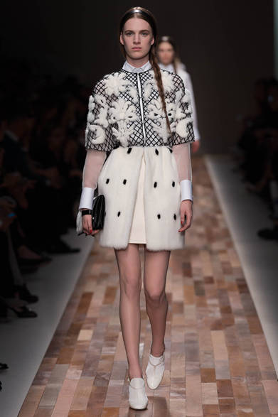 valentino_15 <strong>VALENTINO|ヴァレンティノ</strong> <a href="/article/16845
" class="link12lh15blue">2013年秋冬コレクション</a>