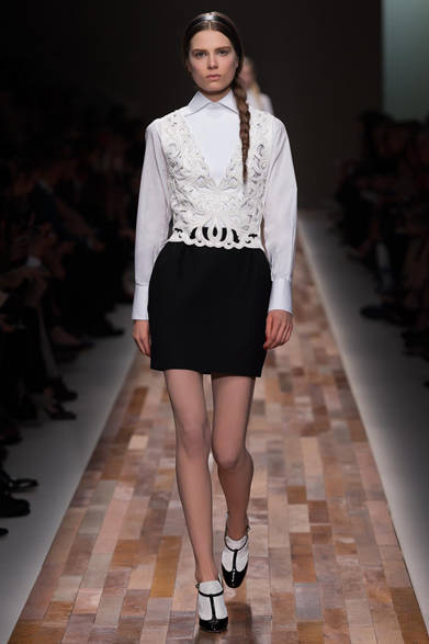 valentino_16 <strong>VALENTINO|ヴァレンティノ</strong> <a href="/article/16845
" class="link12lh15blue">2013年秋冬コレクション</a>
