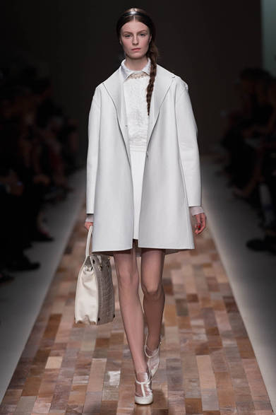 valentino_18 <strong>VALENTINO|ヴァレンティノ</strong> <a href="/article/16845
" class="link12lh15blue">2013年秋冬コレクション</a>